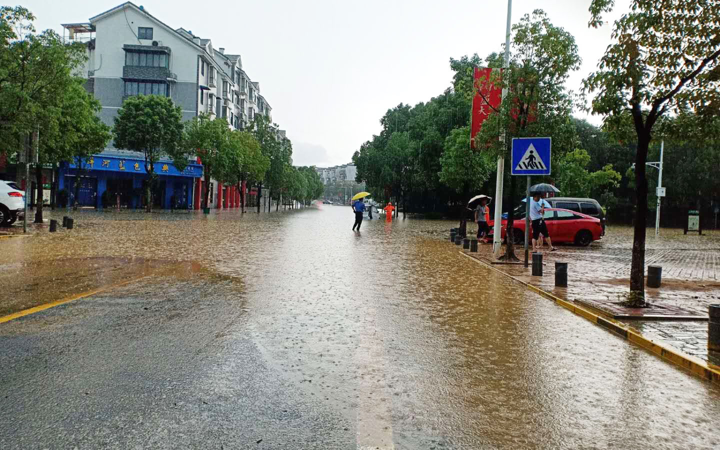 黃山長運汛期加強服務，保障學生安全出行