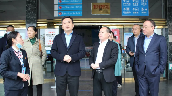 王曉在景德鎮(zhèn)公交、長(zhǎng)運(yùn)調(diào)研