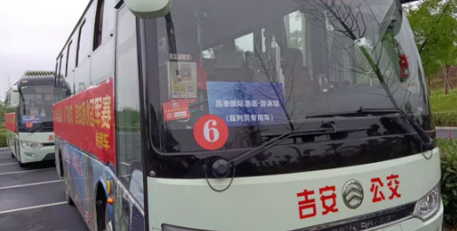 吉安公交為群眾辦實事，專車接送運動員、體考生參賽