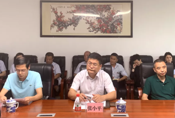 張小平、吳隼一行蒞臨吉安長運、吉安公交檢查指導(dǎo)工作