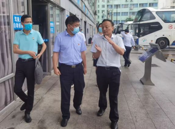 張小平一行督導(dǎo)都市城際公交安全、文明創(chuàng)建、疫情防控及黨史學(xué)習(xí)教育工作