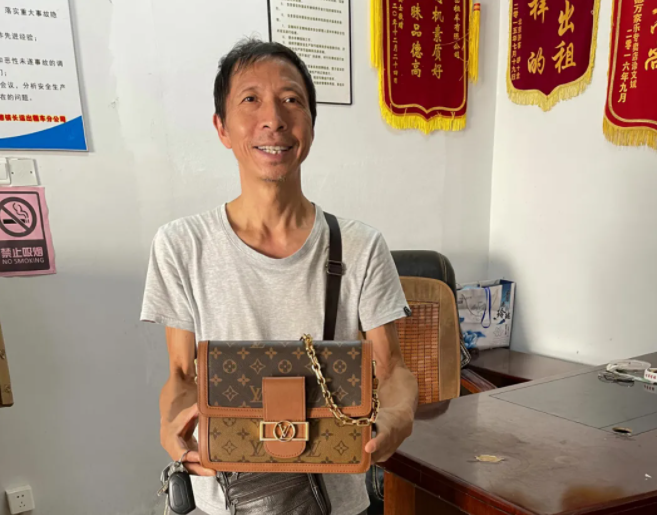 景德鎮(zhèn)長運(yùn)   面對萬元不動心 婉拒現(xiàn)金酬謝