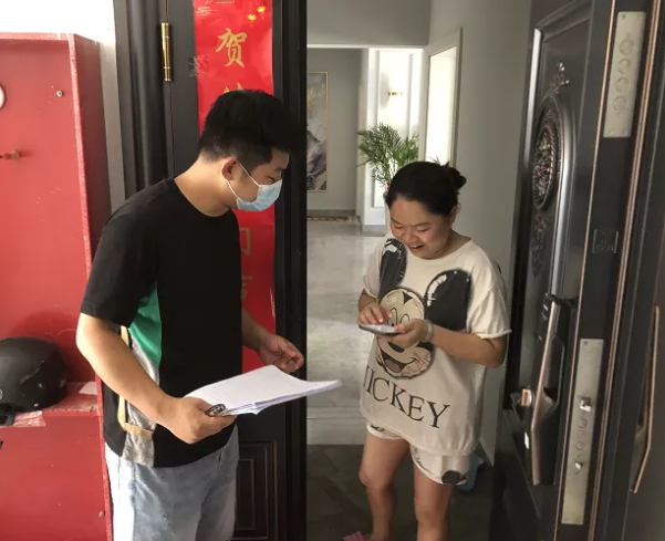 鄱陽(yáng)長(zhǎng)運(yùn) 協(xié)助社區(qū)開展新冠疫苗接種排查工作