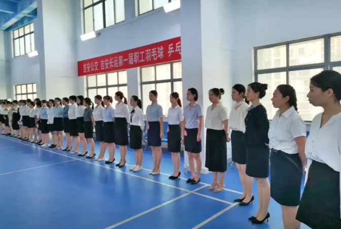 吉安長(zhǎng)運(yùn)招聘吉安高鐵西站、井岡山機(jī)場(chǎng)至井岡山景區(qū)旅游巴士直通專線導(dǎo)乘員