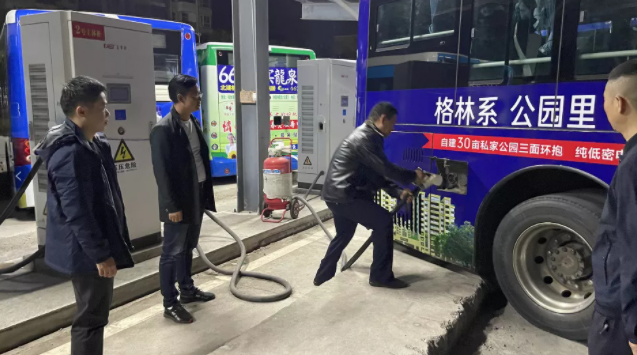 新余公交開展場(chǎng)站夜間安全專項(xiàng)檢查