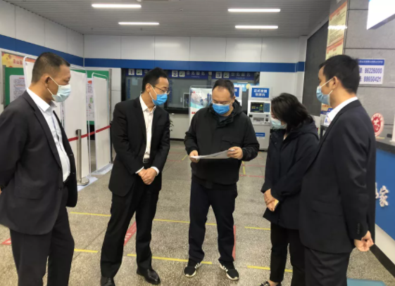 穆孫祥一行督導(dǎo)青山客運分公司文明創(chuàng)建工作