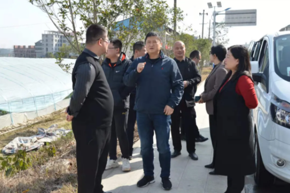 占梁一行實(shí)地調(diào)研九江長(zhǎng)運(yùn)永修公司 虬津至南昌定制班線工作開(kāi)展情況