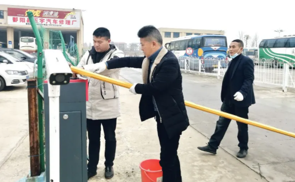 我為群眾辦實事 || 鄱陽長運:緊急維修保暢通