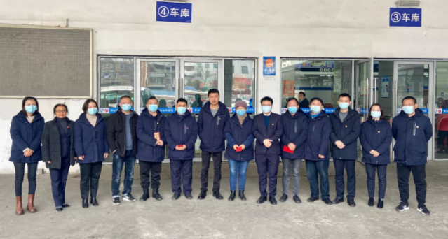 江西長(zhǎng)運(yùn)多家子公司開展慰問困難職工活動(dòng)(二)