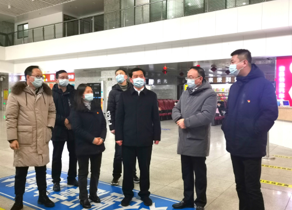 萬義輝一行督導(dǎo)南昌長途汽車站安全生產(chǎn)、疫情防控工作 胡維泉陪同