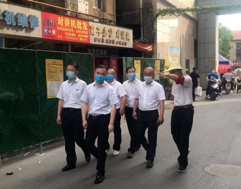 劉磊督導(dǎo)長運(yùn)物業(yè)疫情防控工作