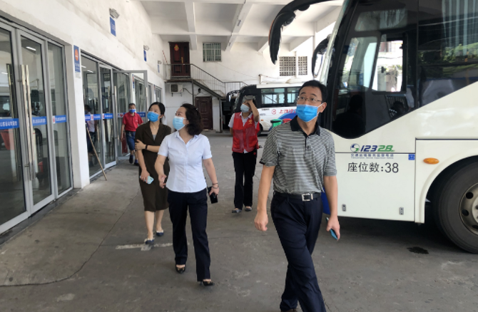 穆孫祥督導(dǎo)都市城際公交青山客運(yùn)分公司  文明創(chuàng)建、疫情防控及安全生產(chǎn)工作