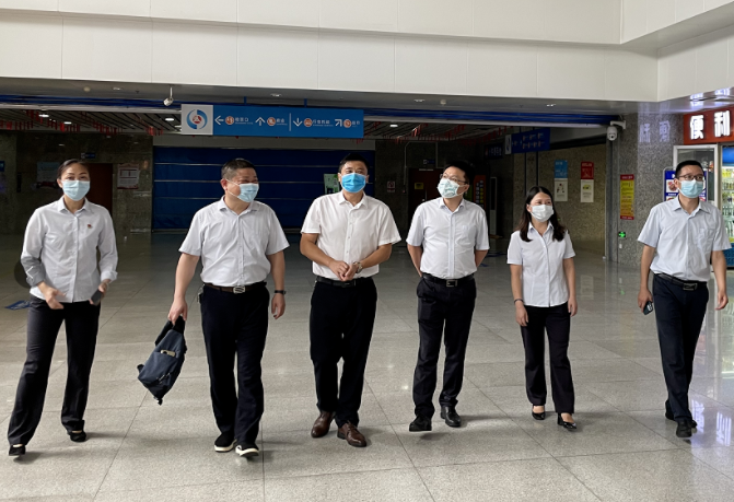 占梁前往都市城際公交、九江長運(yùn)開展督導(dǎo)、調(diào)研工作