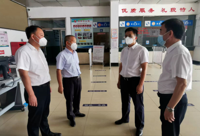 肖良芝深入一線(xiàn)督導(dǎo)復(fù)工復(fù)產(chǎn)、安全維穩(wěn)工作