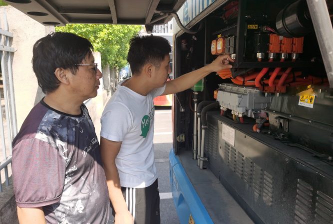 黃山長運  黃山城際公交開展迎“國慶、二十大”安全隱患大排查