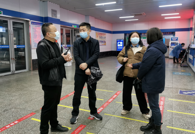 都市城際公交：市交通運(yùn)輸局領(lǐng)導(dǎo)督導(dǎo)青山客運(yùn)分公司文明創(chuàng)建、安全生產(chǎn)工作