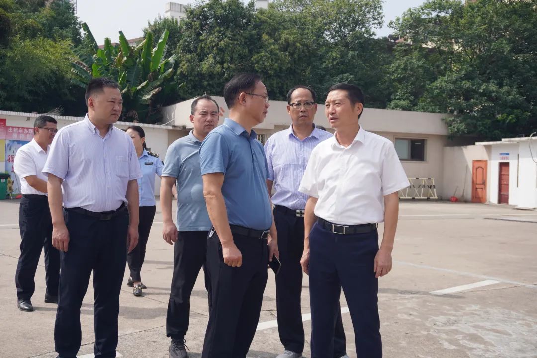 撫州長運 江志堅一行督導(dǎo)撫州長運“中秋、國慶”節(jié)前安全生產(chǎn)工作