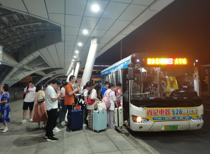 江西長(zhǎng)運(yùn)積極應(yīng)對(duì)中秋、國(guó)慶客流高峰