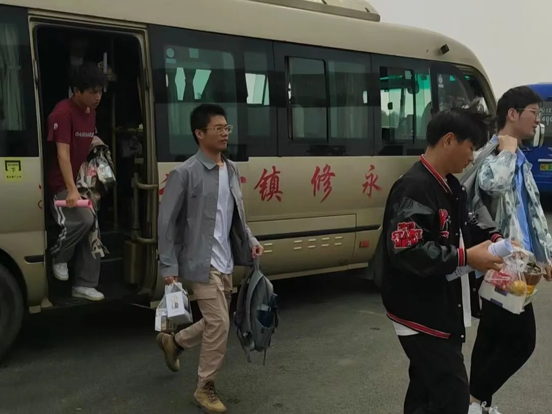 九江長運:圓滿完成機電學院運動會學生轉運任務