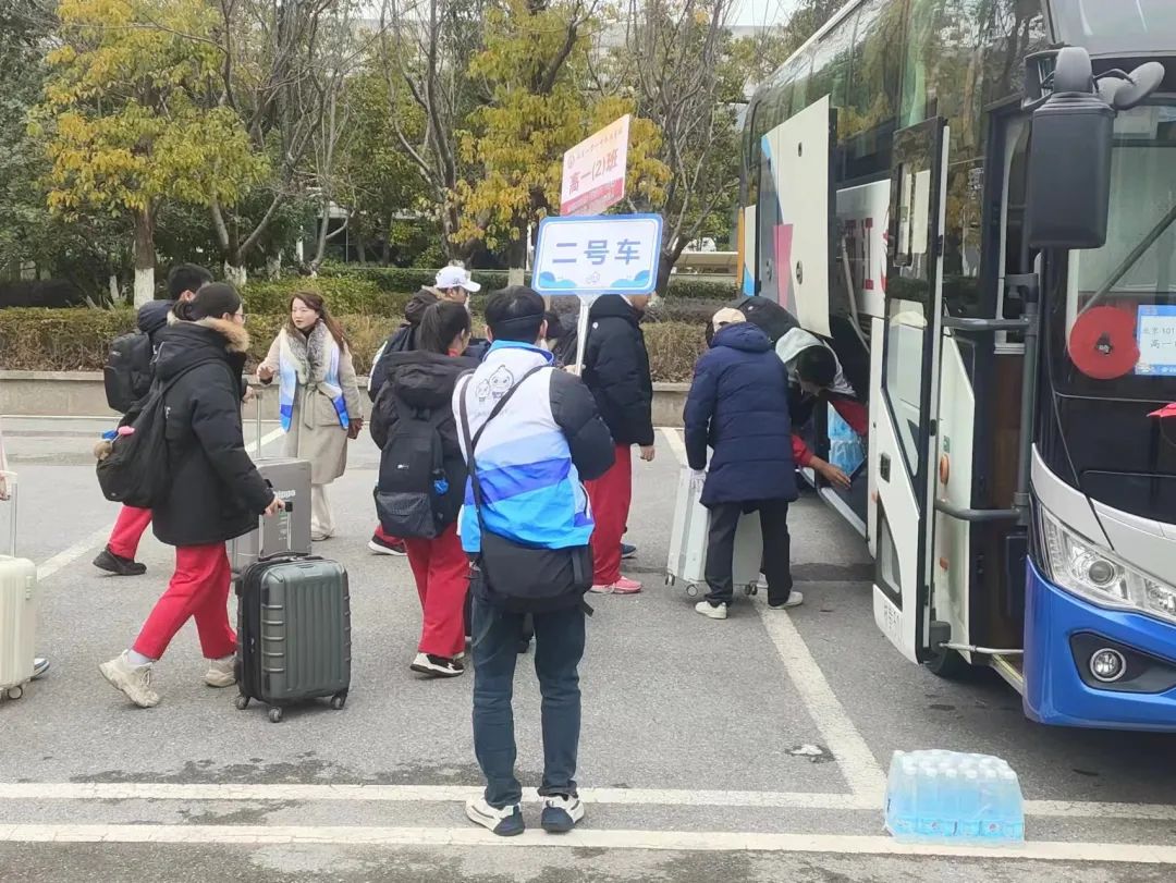 都市城際公交：開(kāi)張大吉！新車(chē)首單大型包車(chē)業(yè)務(wù)順利啟航