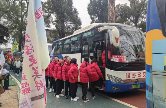 撫州長(zhǎng)運(yùn):圓滿(mǎn)完成2024年江西古村跑(流坑)傳統(tǒng)村落挑戰(zhàn)賽運(yùn)輸任務(wù)