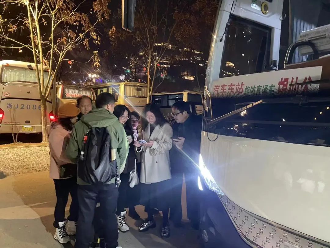 上饒汽運(yùn):景區(qū)直通車春節(jié)不停運(yùn)