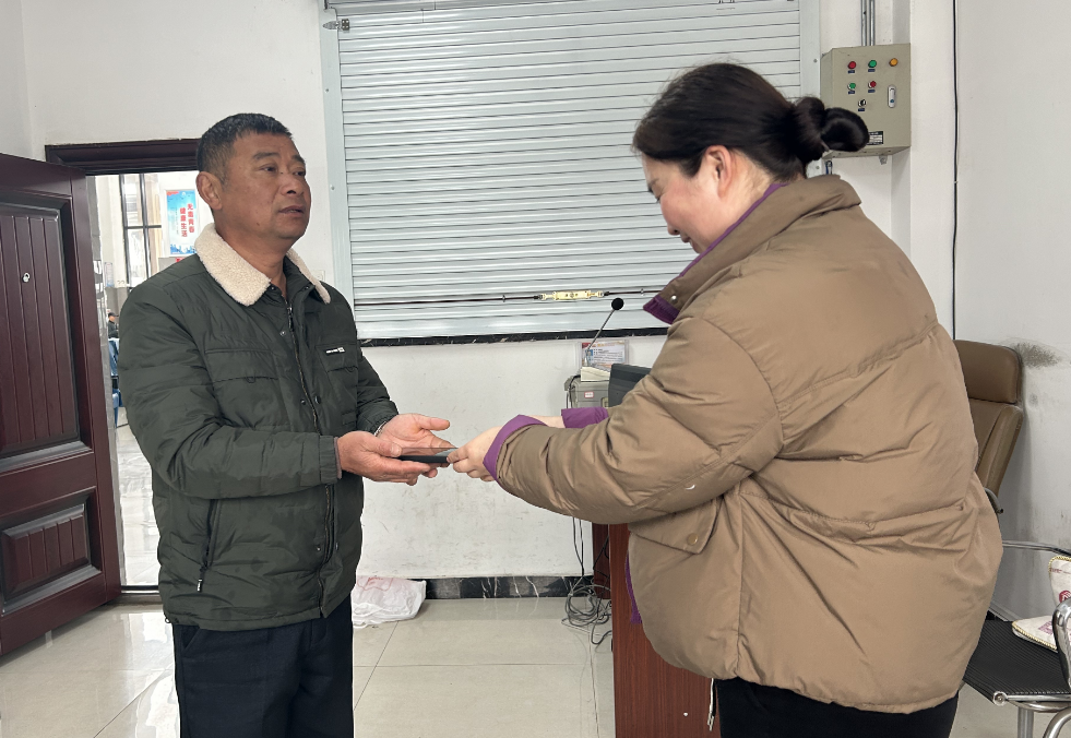 鄱陽(yáng)長(zhǎng)運(yùn)：車站廣播聲聲尋 失而復(fù)得暖人心