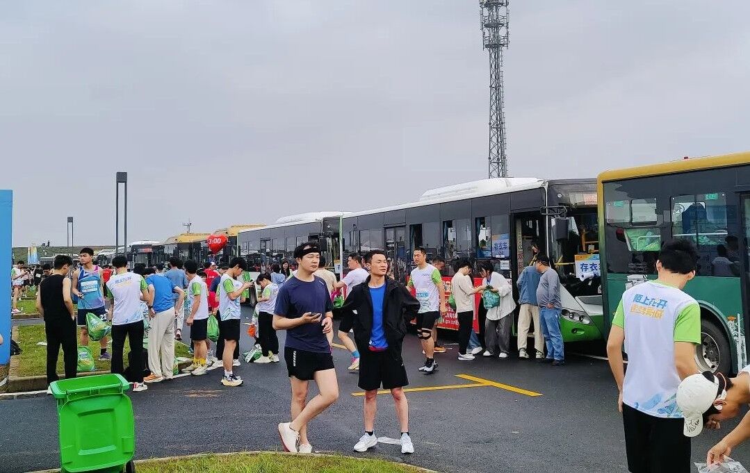 九江長(zhǎng)運(yùn):圓滿完成“春光杯”馬拉松賽事運(yùn)輸任務(wù)