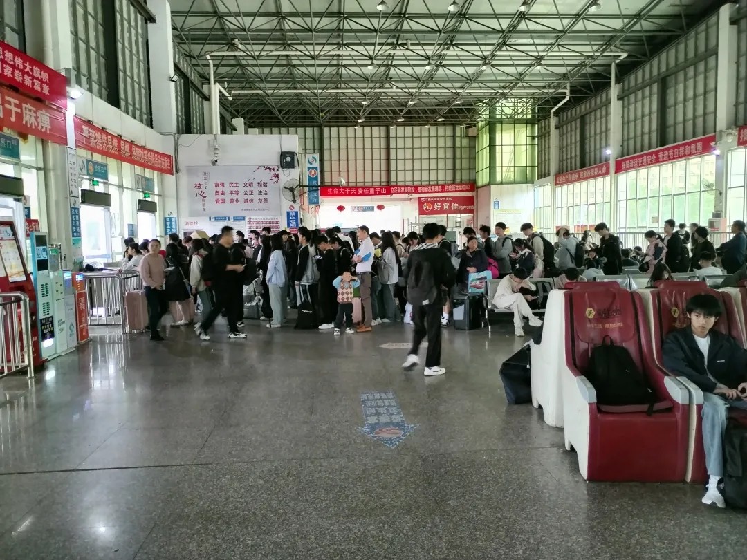 撫州長(zhǎng)運(yùn):返程高峰來襲,讓旅客出行無憂