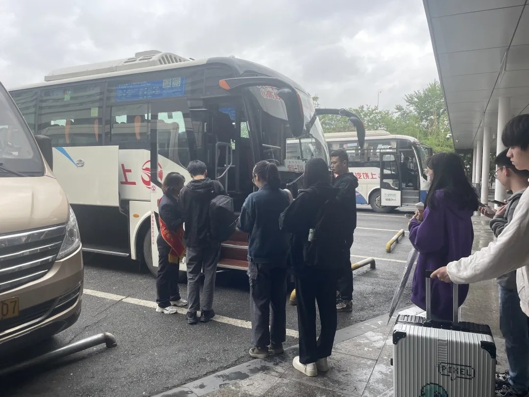 上饒汽運(yùn):“五一”期間 景區(qū)直通車用服務(wù)圈粉無數(shù)