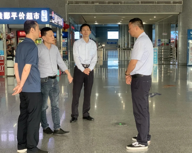 黃俊一行檢查南昌長(zhǎng)途汽車西站“五查五訪”問(wèn)題整改工作