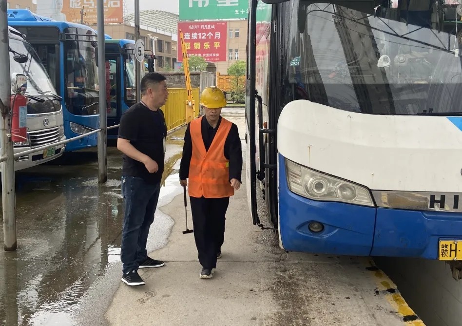 景德鎮(zhèn)長運(yùn):多措并舉 開展“一速一帶”、“分心駕駛”整治活動(dòng)