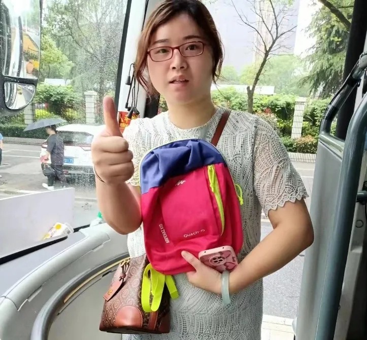 吉安公司：一定要好好表?yè)P(yáng)他