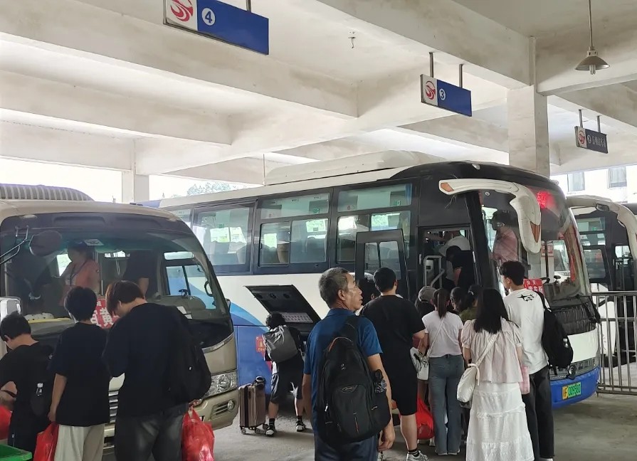 生產經營 || ??撫州長運:宜黃分公司積極應對節(jié)后返程客流高峰
