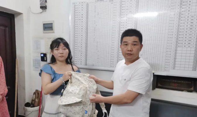 都市城際公交:站點巴士 守護旅客財產(chǎn)安全