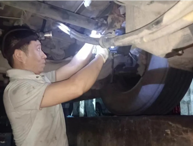 景德鎮(zhèn)長運:高效應(yīng)對挑戰(zhàn) 全力保障站點巴士安全運營