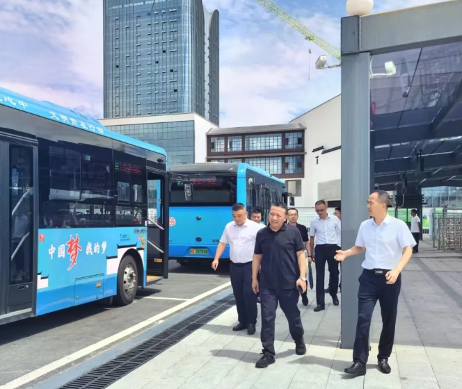 李偉一行調(diào)研上饒汽運、婺源公交