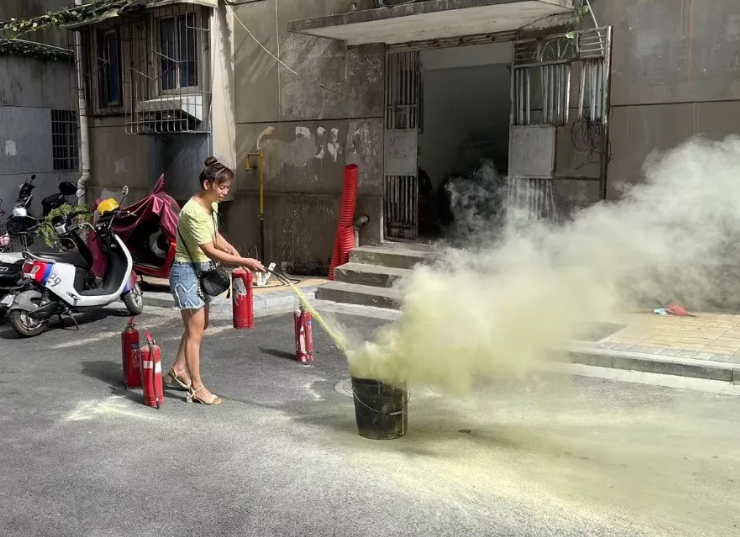 長鴻物業(yè):開展消防演練活動