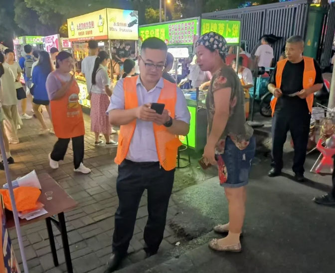 九江長(zhǎng)運(yùn):干部職工齊下一線 開(kāi)展站點(diǎn)巴士地推活動(dòng)