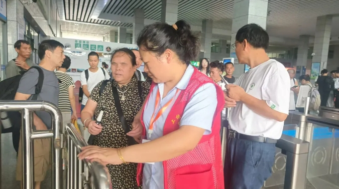 上饒汽運(yùn):這個(gè)中秋 這對(duì)夫妻很開(kāi)心