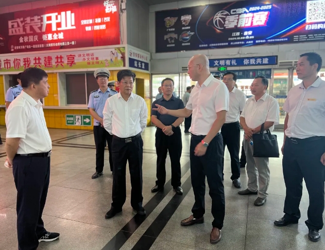 吉安公司:吉安市領(lǐng)導深入吉安長運督導國慶節(jié)前安全生產(chǎn)工作