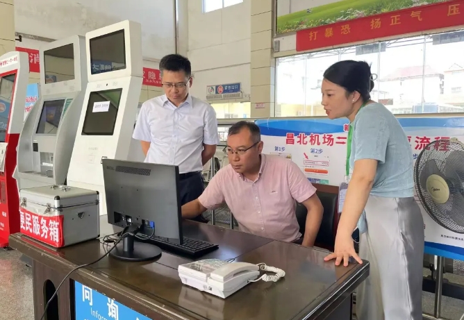 肖良芝督導撫州長運、鷹潭公司國慶節(jié)前安全生產工作