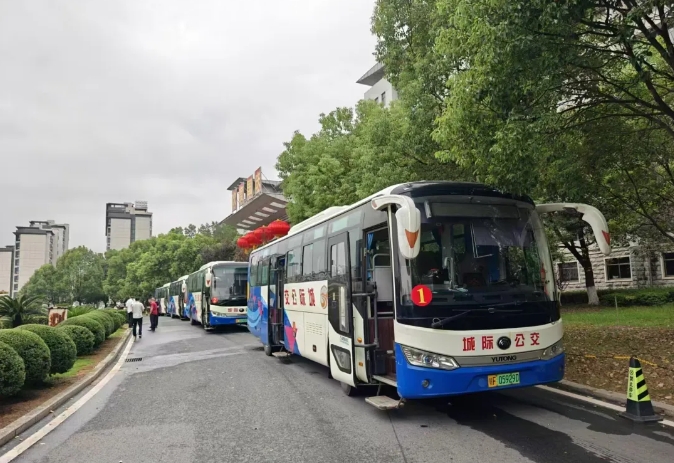 宜黃分公司圓滿完成宜黃政協(xié)成立40周年紀(jì)念大會運(yùn)輸任務(wù)