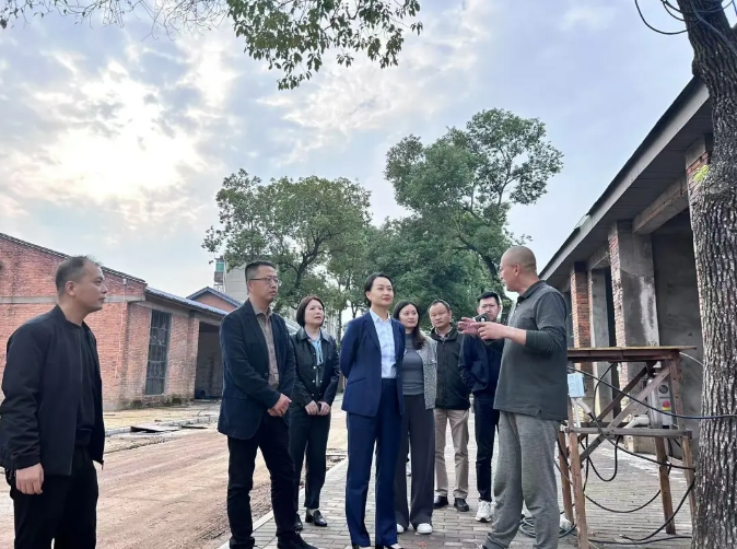 傅琳雁督導(dǎo)長(zhǎng)運(yùn)物業(yè)、長(zhǎng)鴻物業(yè)資產(chǎn)盤(pán)活工作