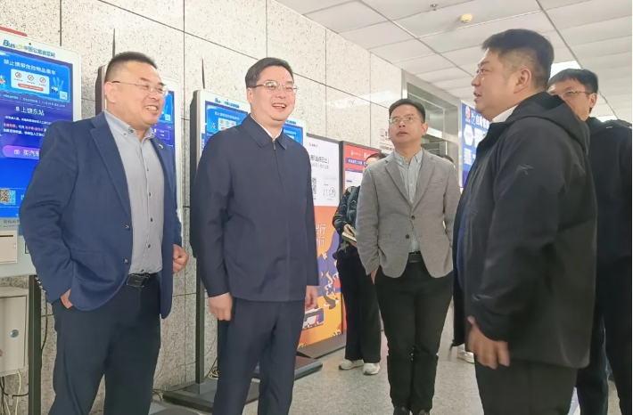 上饒汽運:衢州市交通運輸局到上饒汽運汽車東站考察調(diào)研