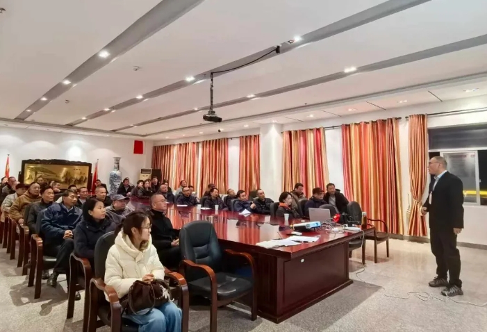 婺源公交：開展消防安全知識(shí)培訓(xùn)及疏散、滅火演練