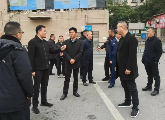 九江長(zhǎng)運(yùn) 柴桑區(qū)委領(lǐng)導(dǎo)檢查柴桑城運(yùn)公司農(nóng)村客運(yùn)安全生產(chǎn)工作