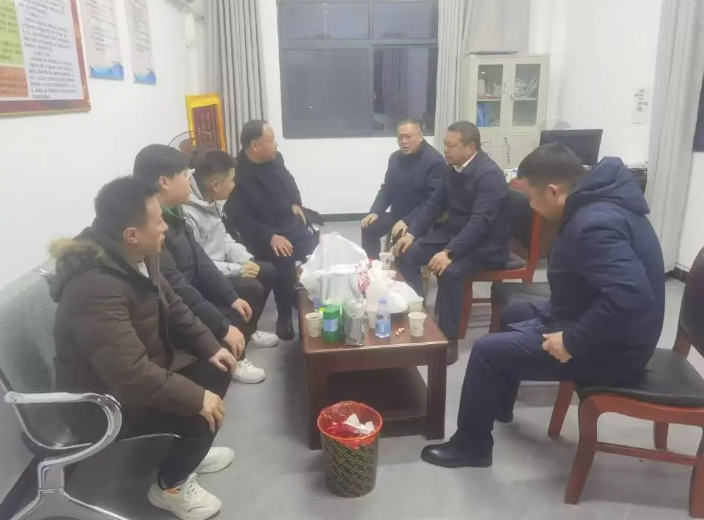 鷹潭公司 歲末寒夜暖情長(zhǎng) 慰問堅(jiān)守綻光芒