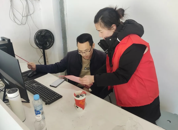 物業(yè)經(jīng)營分公司開展防范非法金融活動(dòng)宣傳活動(dòng)