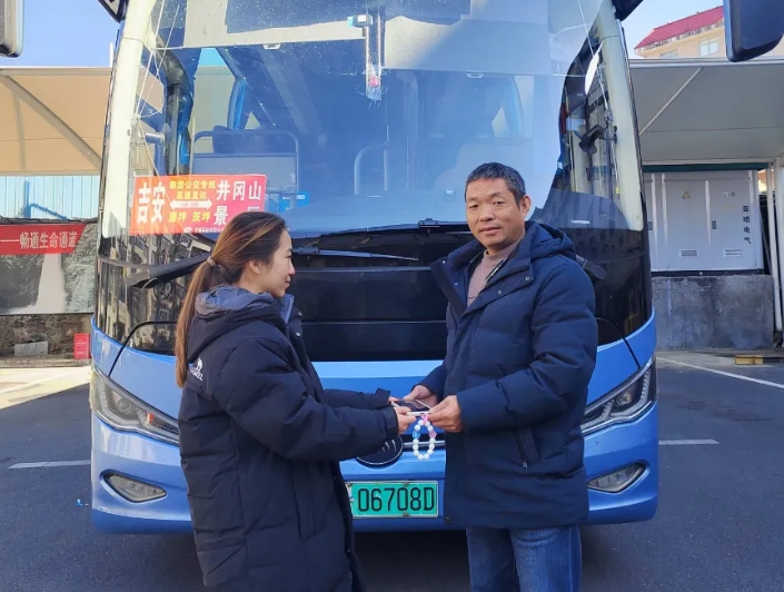 吉安公司:平常人 平常事 春運(yùn)愛心我傳遞